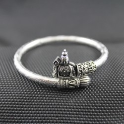 Silver Plated Murugan Kappu Kada Bracelet for men (2204010) Silver Plated Murugan Kappu Kada Bracelet for men (2204010)